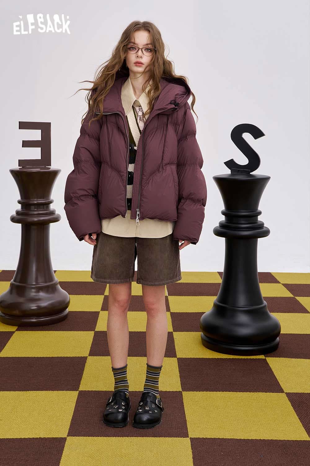 ELFSACK High Waist Mid Shorts for Women Paired with a Puffer Jacket in a Stylish Fashion Setting