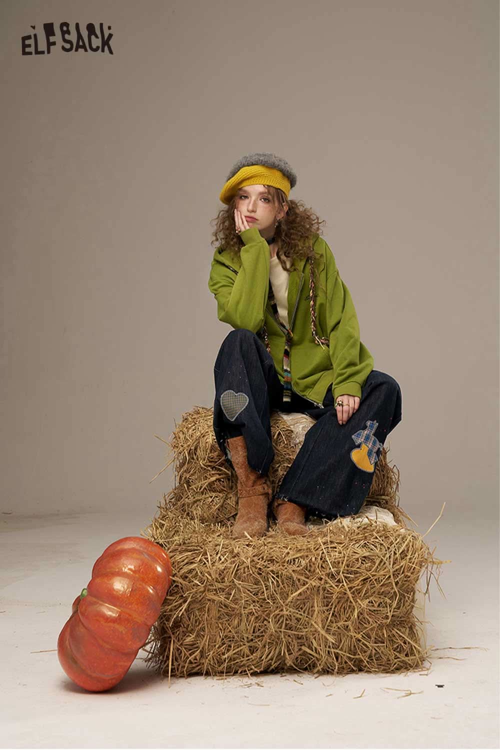 ELFSACK high waisted wide leg denim pants styled with a green jacket and beret for a trendy look