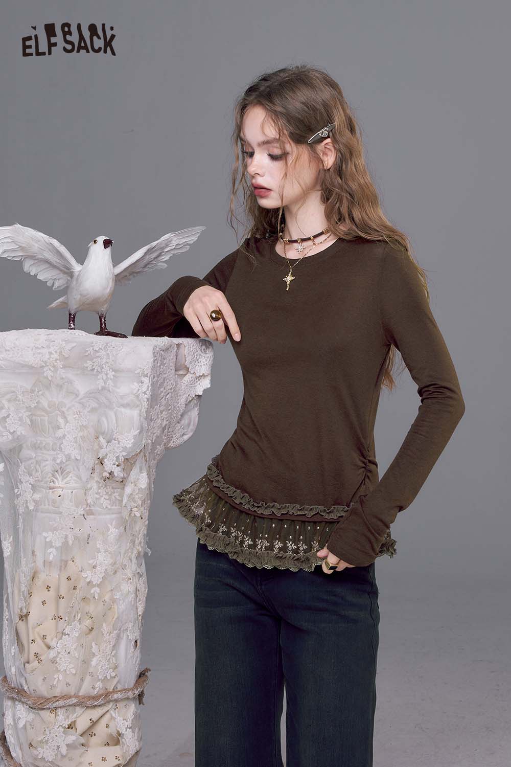 ELFSACK lace trim fitted tee for women in dark brown with stylish ruffled hem and long sleeves