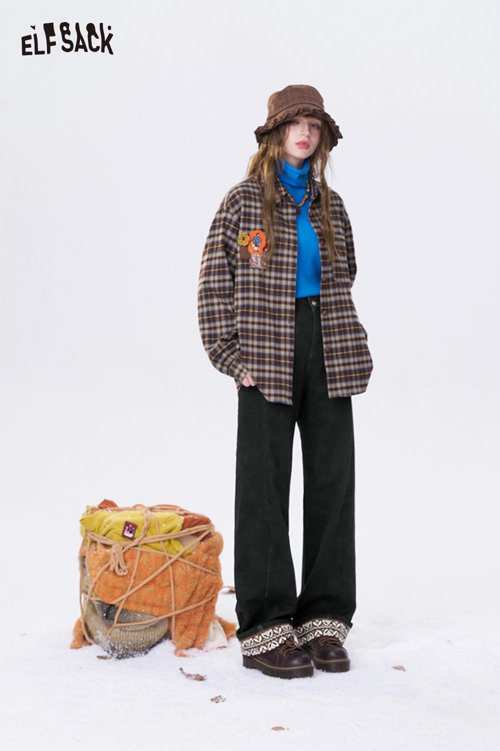 ELFSACK leaf print floor length jeans with a relaxed fit and stylish design for trendy outfits