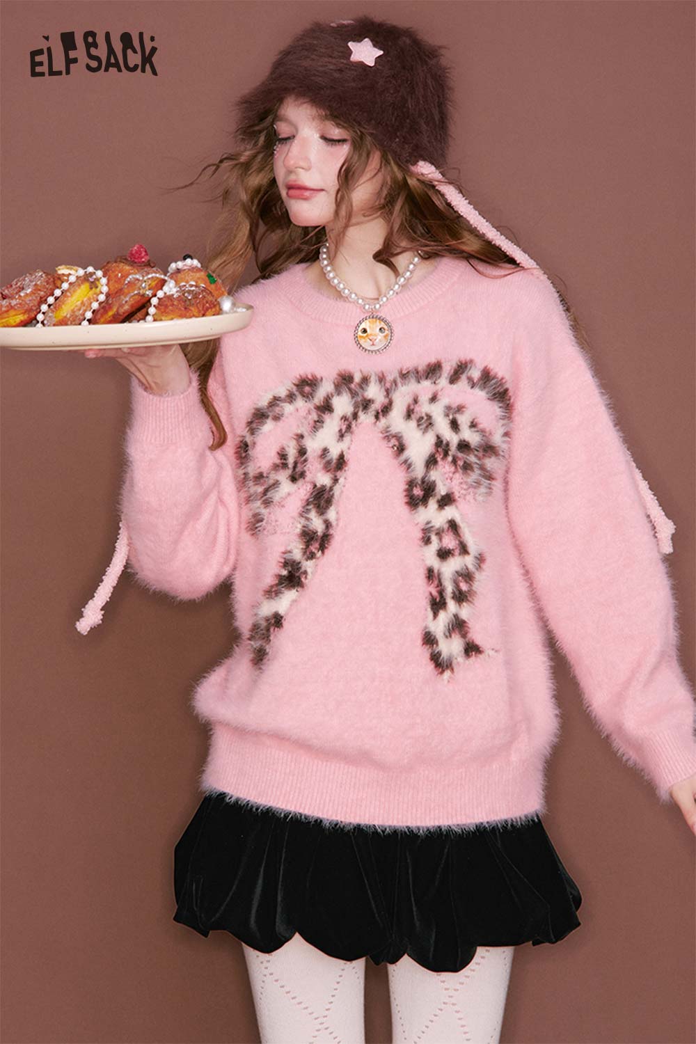 ELFSACK leopard bow graphic sweater in pink with a fluffy texture and stylish design