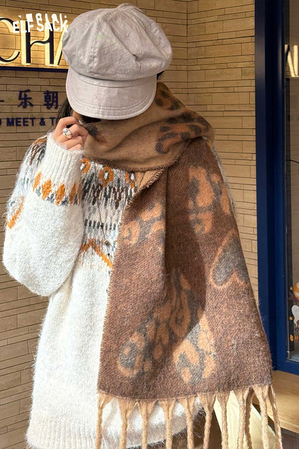 ELFSACK leopard heart fringe scarf with a stylish design, perfect for adding warmth and flair to outfits