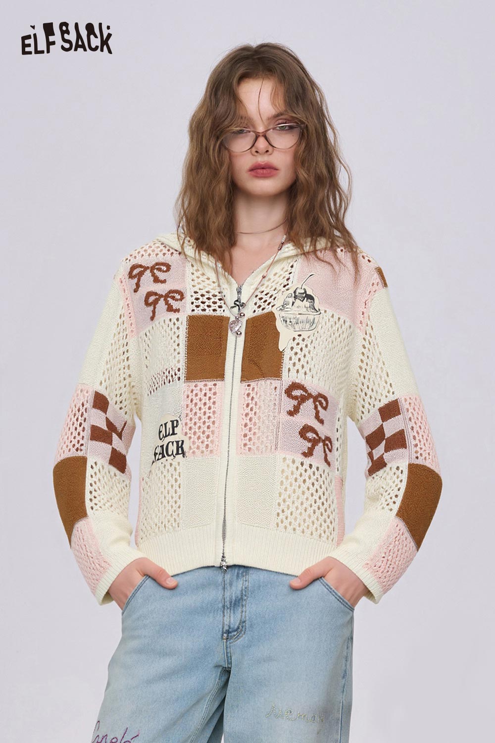 ELFSACK patchwork cream pink and brown women's openwork knit zip hoodie with hood zipper embroidered patches