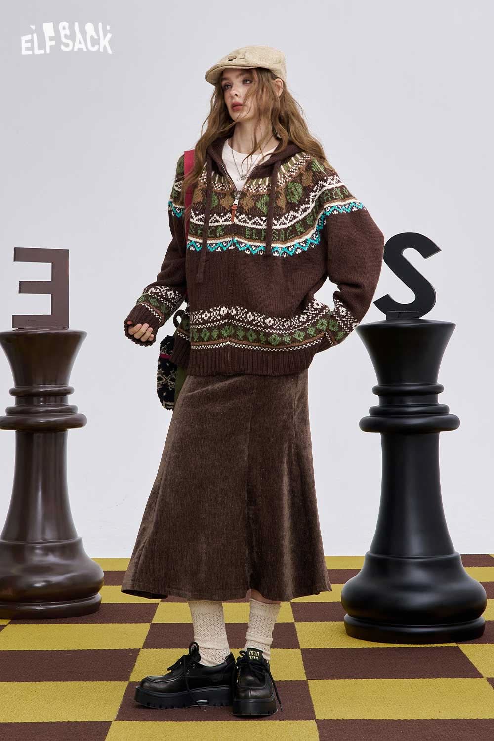 ELFSACK light slim fit bodycon skirt paired with a cozy sweater and accessories in a stylish setting