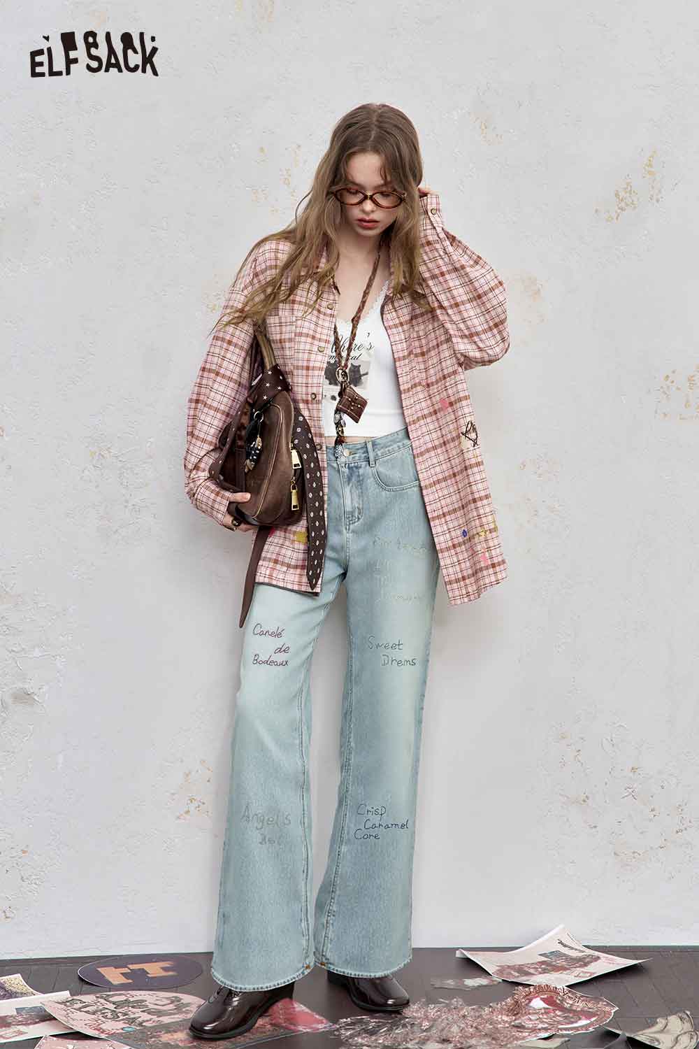 ELFSACK college style plaid shirt for women pink oversized plaid shirt styled with white tank light wash wide leg jeans brown bag