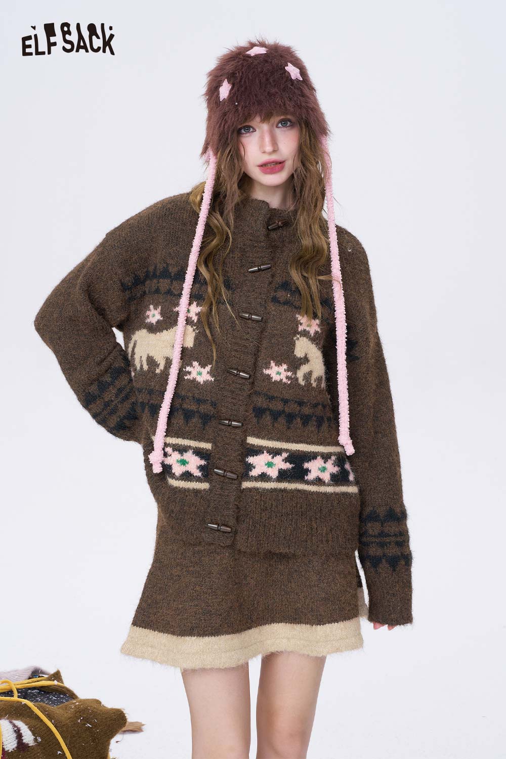 ELFSACK Brown Sweater Dress with Festive Print, Perfect for a Cozy Holiday Look