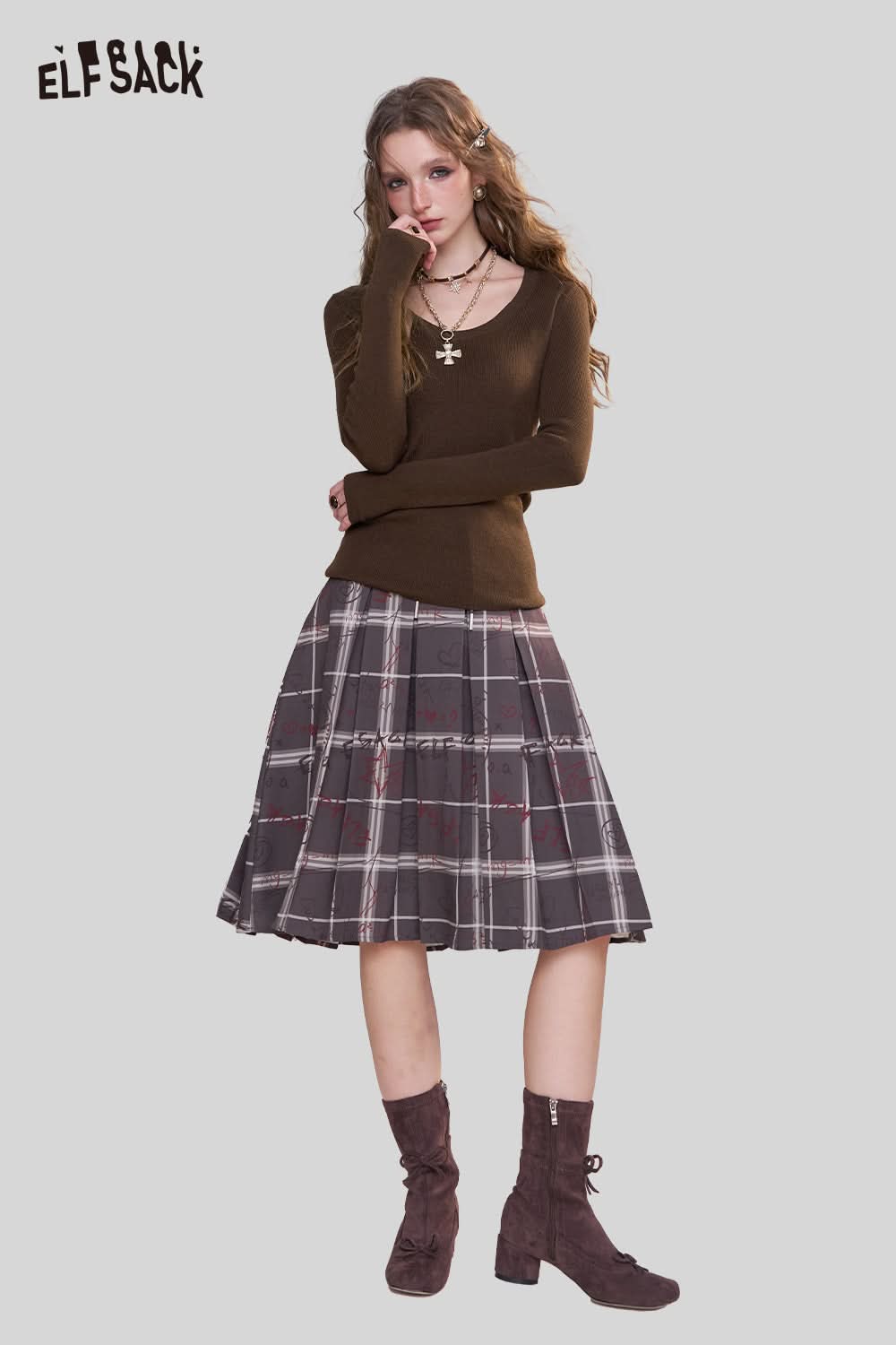 ELFSACK minimalist knit pullover for women paired with stylish plaid skirt and ankle boots