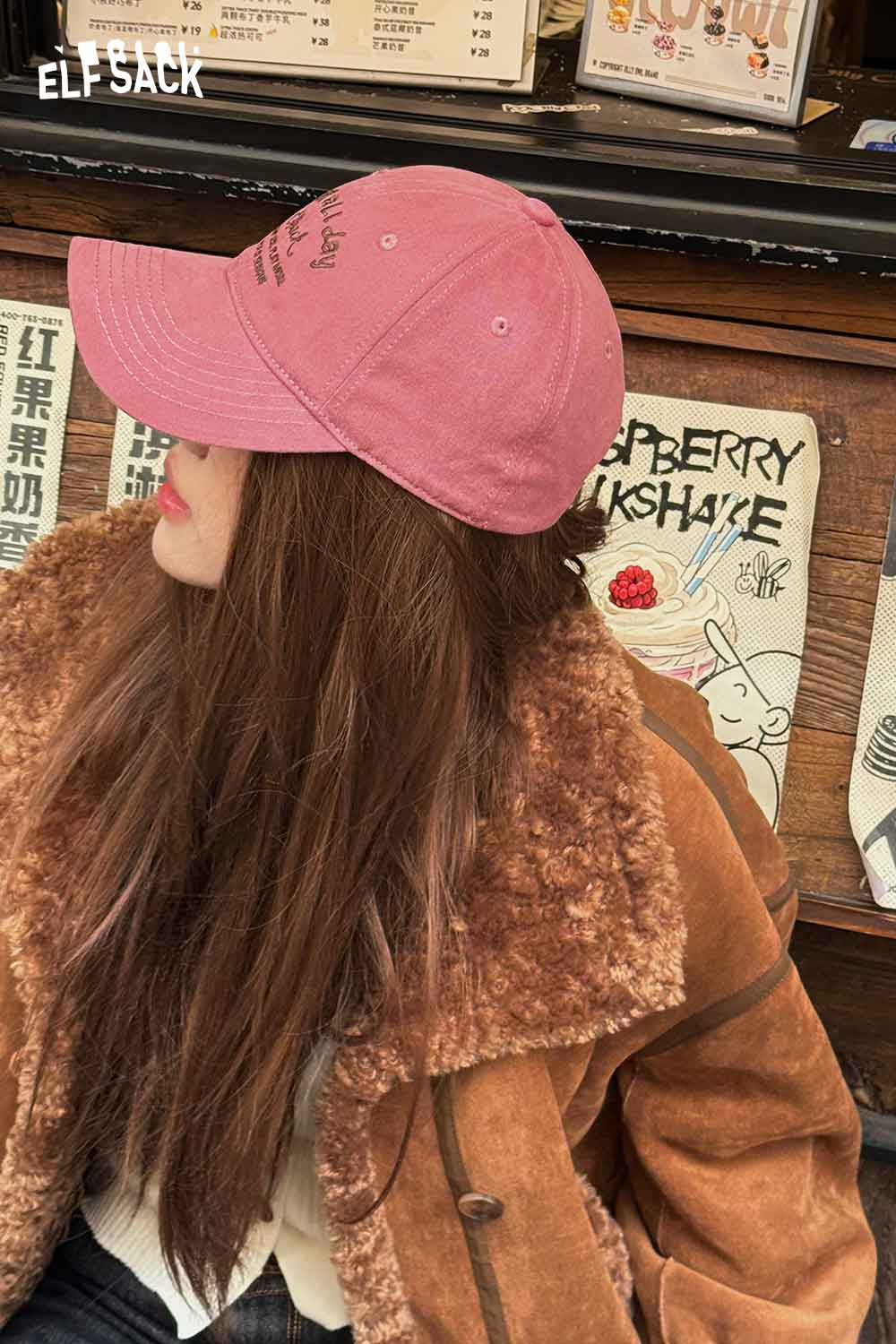 ELFSACK minimalist letter embroidered baseball cap in pink, perfect for casual outfits