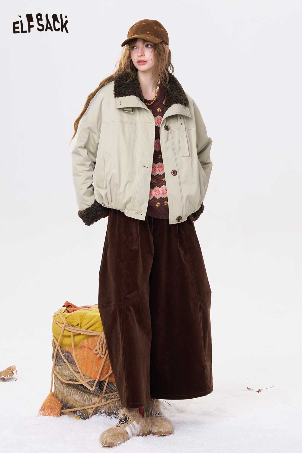 ELFSACK minimalist plush lined coat in light color with a cozy design and stylish collar