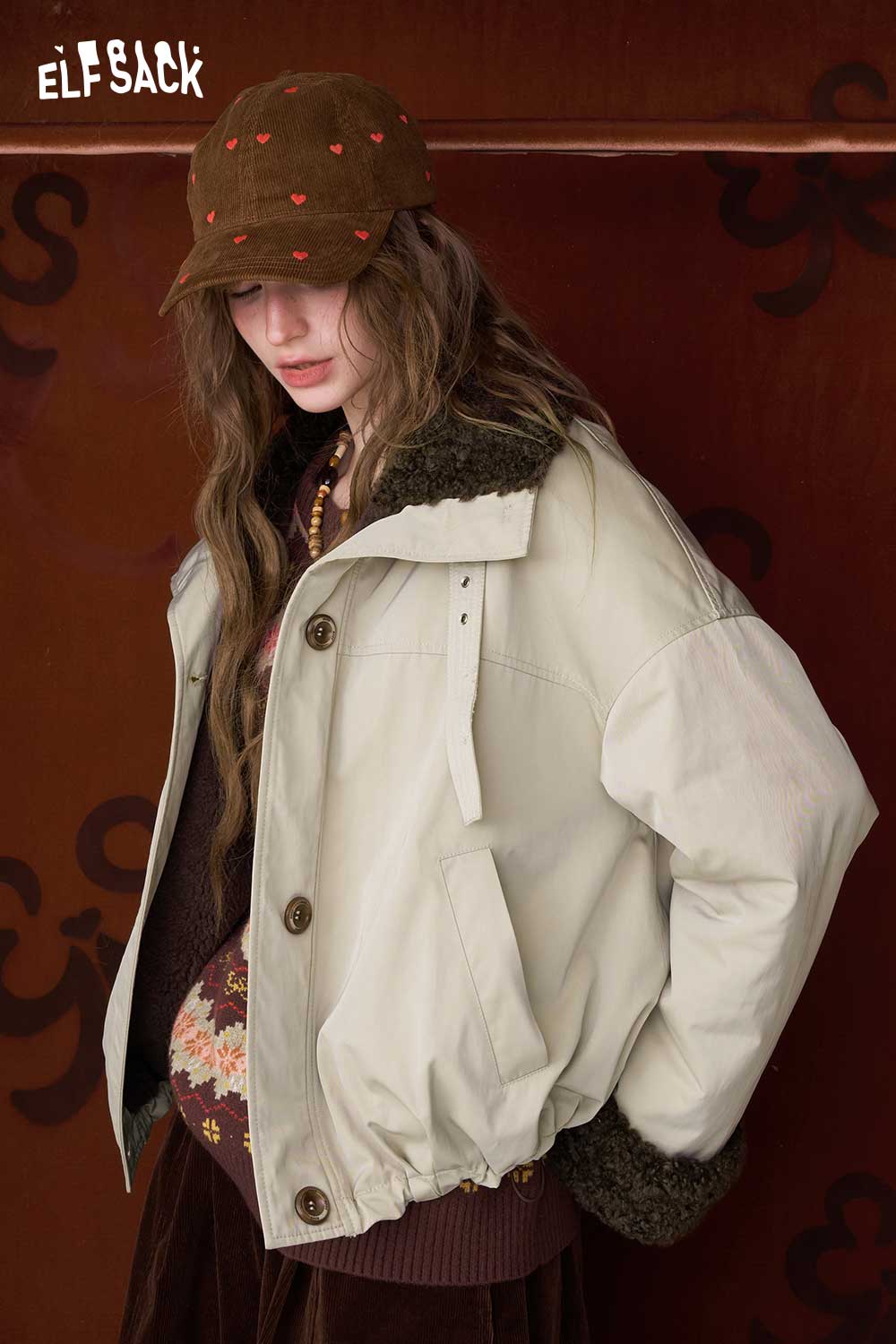 ELFSACK minimalist plush lined coat in light beige with buttons and cozy collar for stylish warmth