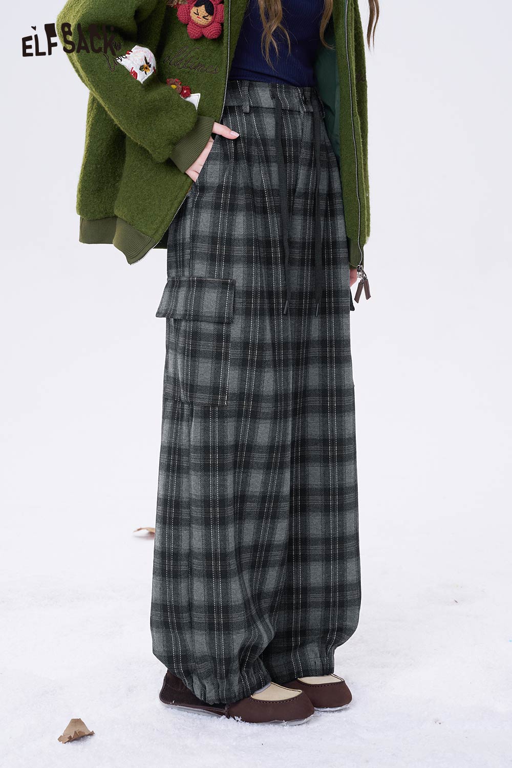 ELFSACK minimalist stripe wide leg pants in plaid design for a trendy and comfortable look