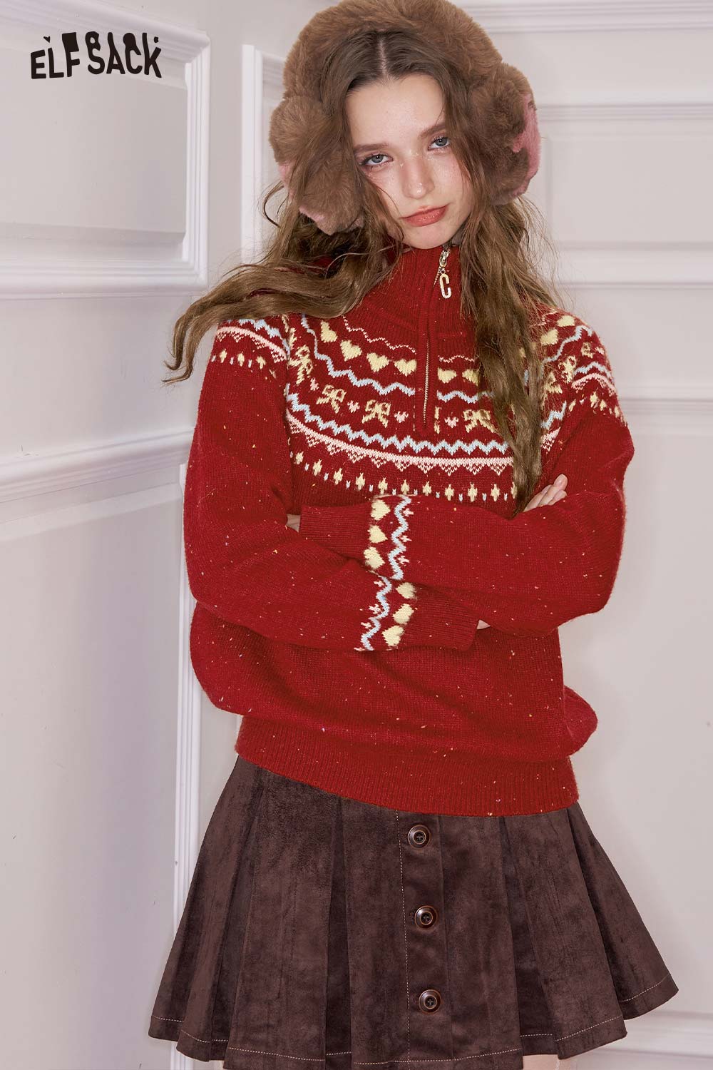 ELFSACK minimalist stripe zipper sweater in red with festive pattern for cozy winter style
