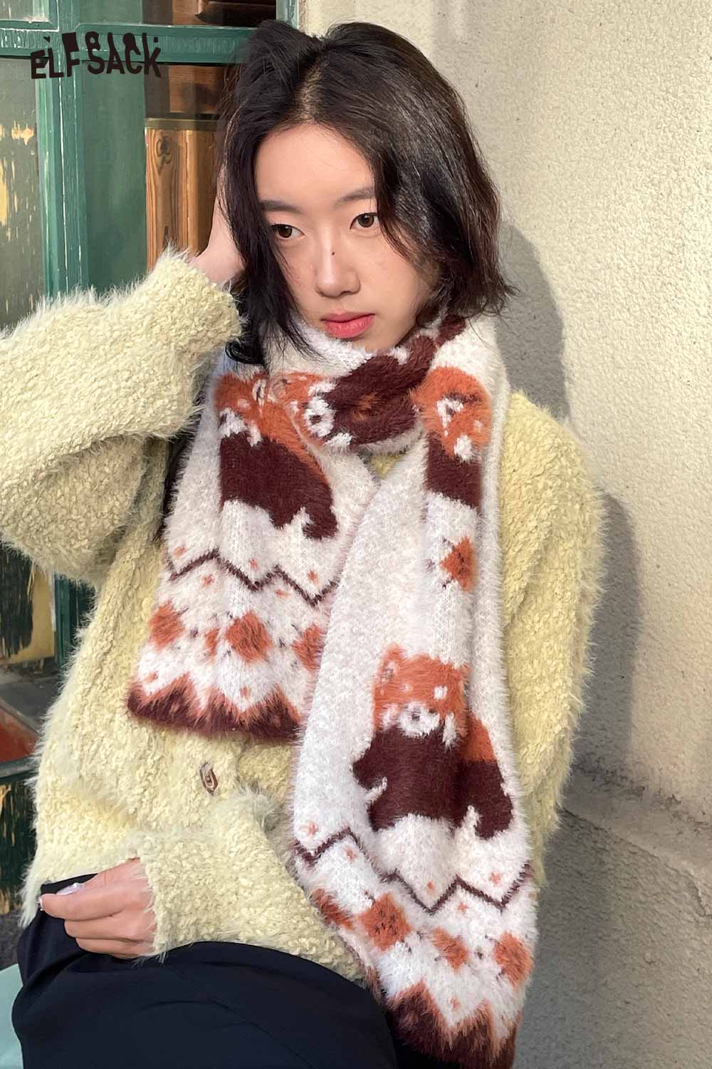 Cozy ELFSACK minimalist striped graphic scarf featuring a cute bear design in warm colors