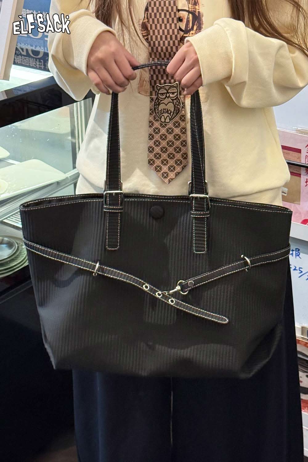 Stylish ELFSACK minimalist tote bag for women with ribbed design and versatile zip closure
