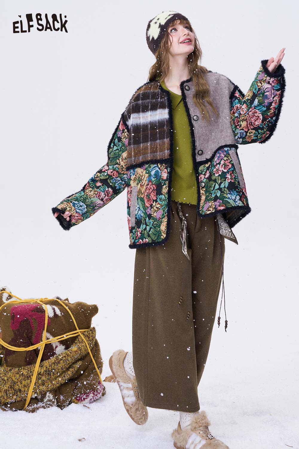 ELFSACK minimalist wide leg cropped pants paired with a floral jacket for a trendy winter look