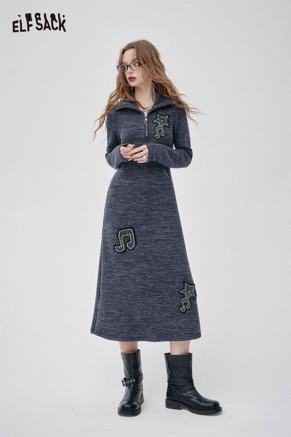 ELFSACK musical note embroidery knit dress in dark gray with long sleeves and stylish embroidery detail