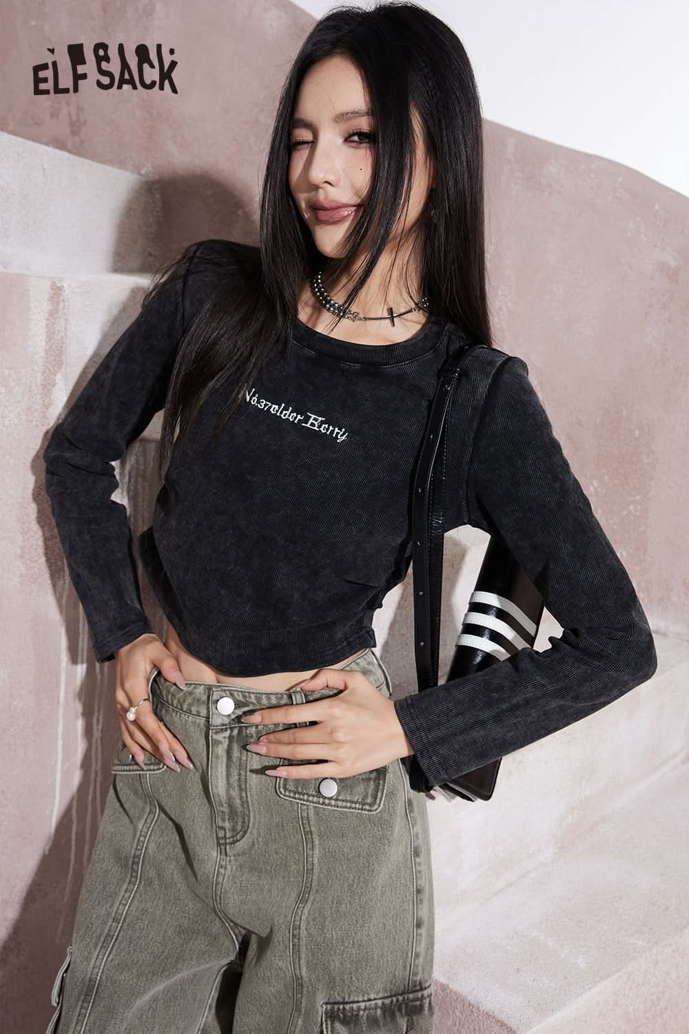 ELFSACK black long sleeve t-shirt with Alphabet Embroidered text and casual oversized fit