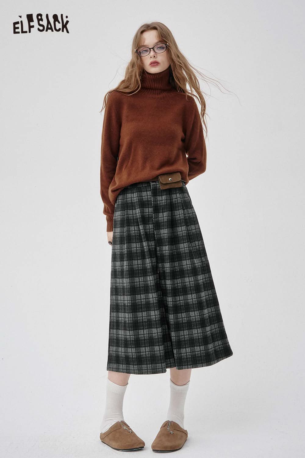 ELFSACK off-the-shoulder oversized knit sweater paired with stylish plaid pants for a chic look