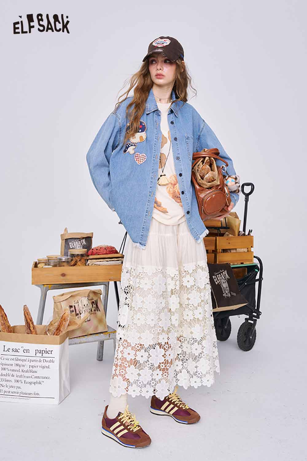 ELFSACK model wearing colorblock raglan top for women paired with denim overshirt floral lace skirt and sneakers