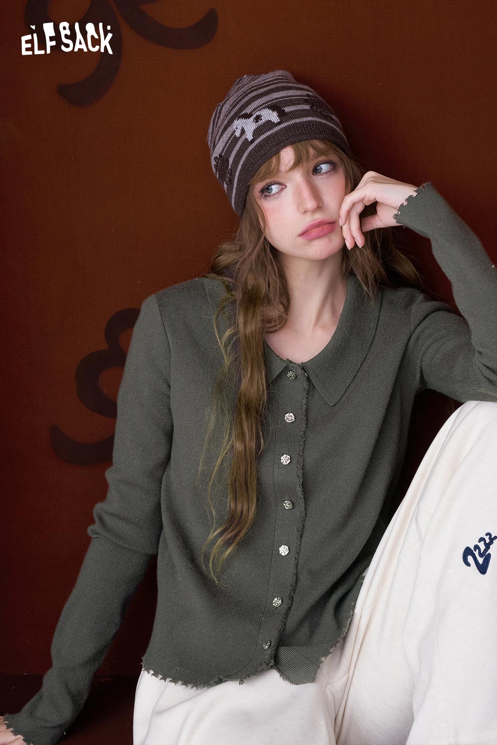 ELFSACK Peter Pan collar knit sweater in olive green with button details and a casual style