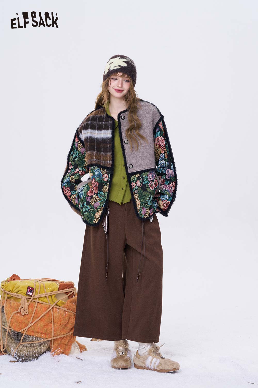 ELFSACK Peter Pan collar knit sweater styled with floral print and oversized fit for cozy elegance