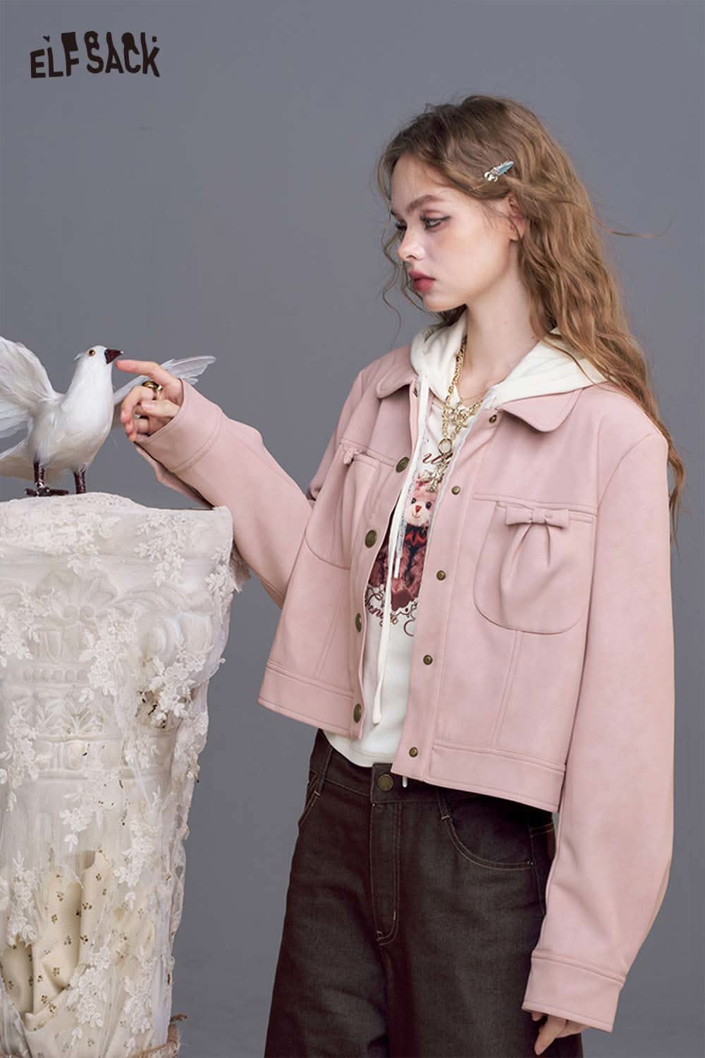 ELFSACK pink faux leather motocross jacket with a stylish cropped fit and button details
