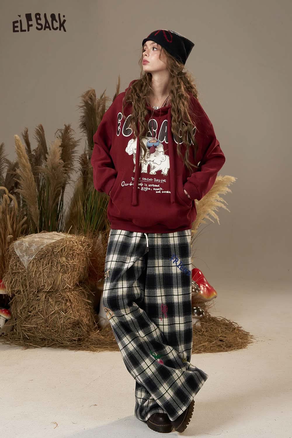 ELFSACK plaid wide leg pants for women styled with a cozy hoodie and beanie for a fashionable look