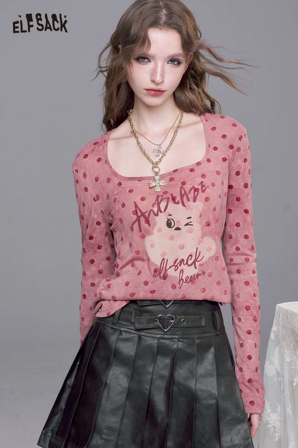 ELFSACK playful graphic print tee for women in pink with a cute design and long sleeves