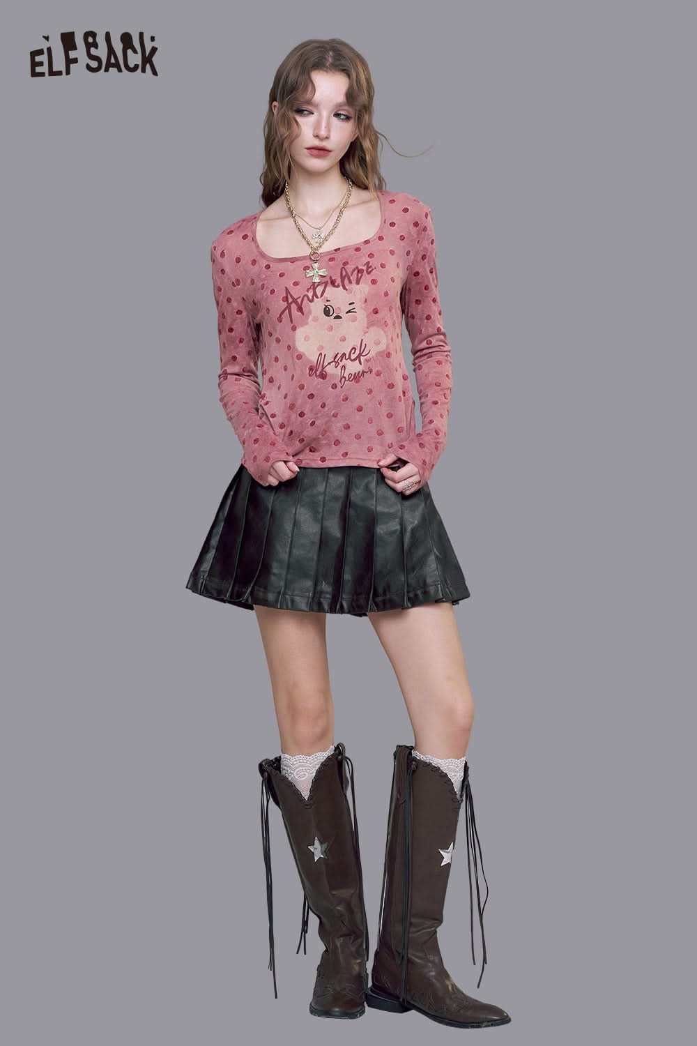 ELFSACK playful graphic print tee for women in pink with polka dots and stylish layered look