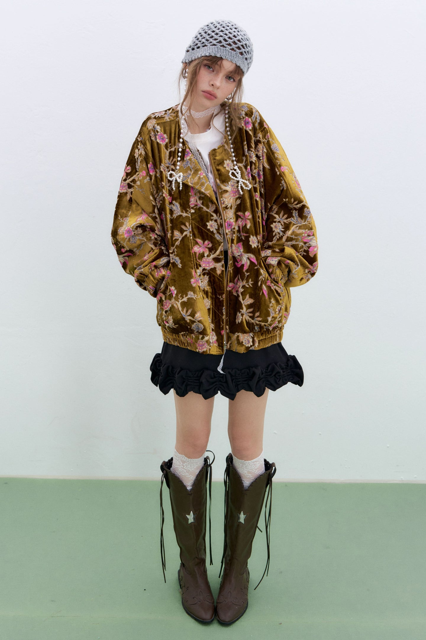 Plus size floral velvet bomber jacket by ELFSACK featuring vibrant floral patterns and a cozy fit