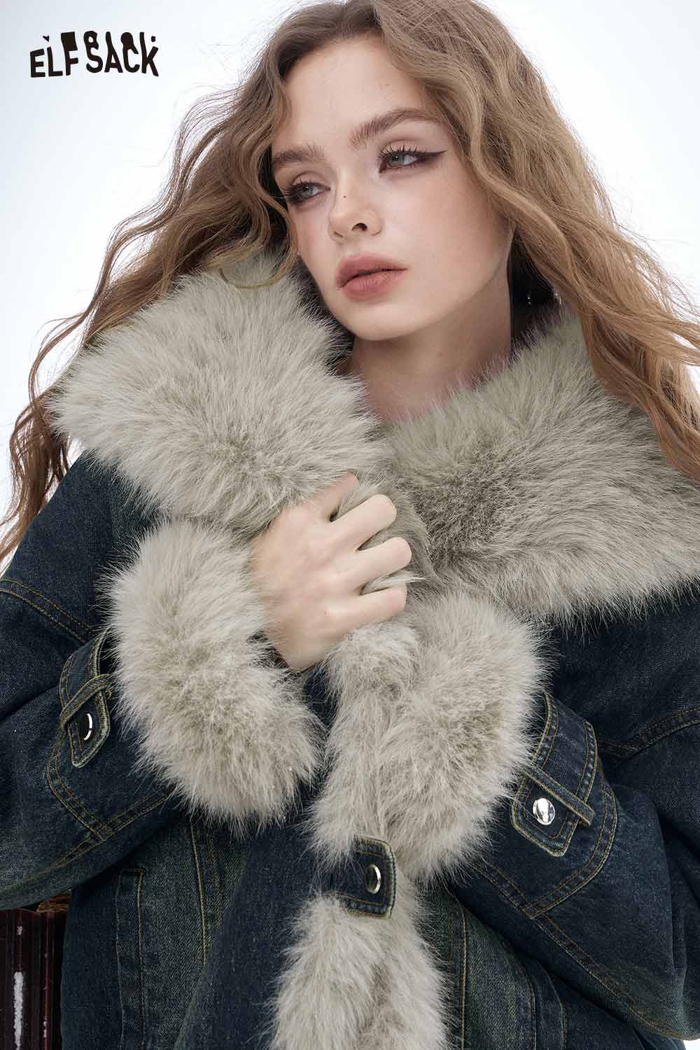 ELFSACK plush trim denim jacket for women with soft fur collar and stylish design
