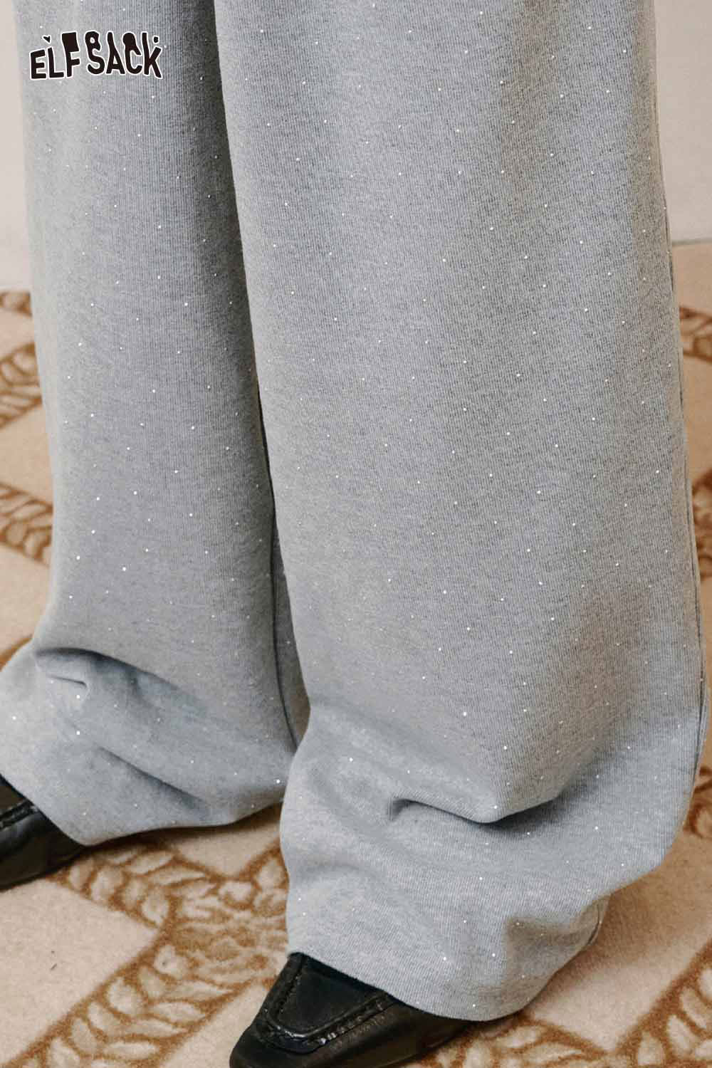 Gray ELFSACK polyester crinkle sweatpants for women featuring a relaxed fit and comfortable fabric.