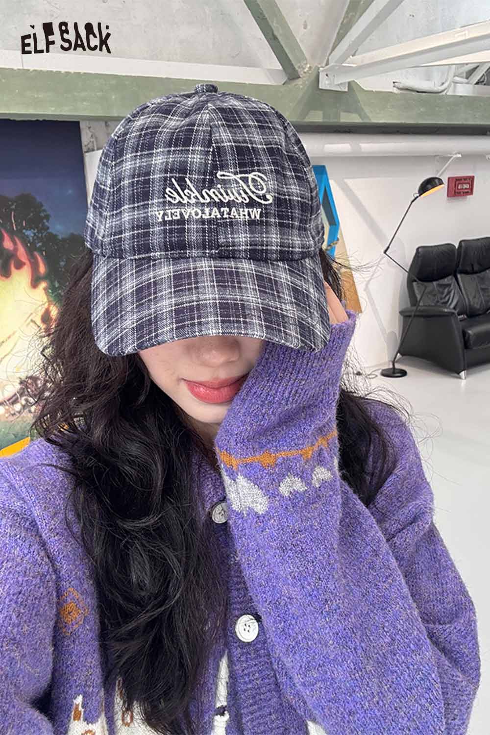 ELFSACK preppy plaid baseball cap for women in navy and white with embroidered details