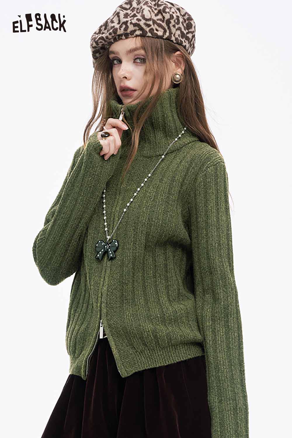 ELFSACK preppy zip up ribbed sweater in green with high collar and stylish design