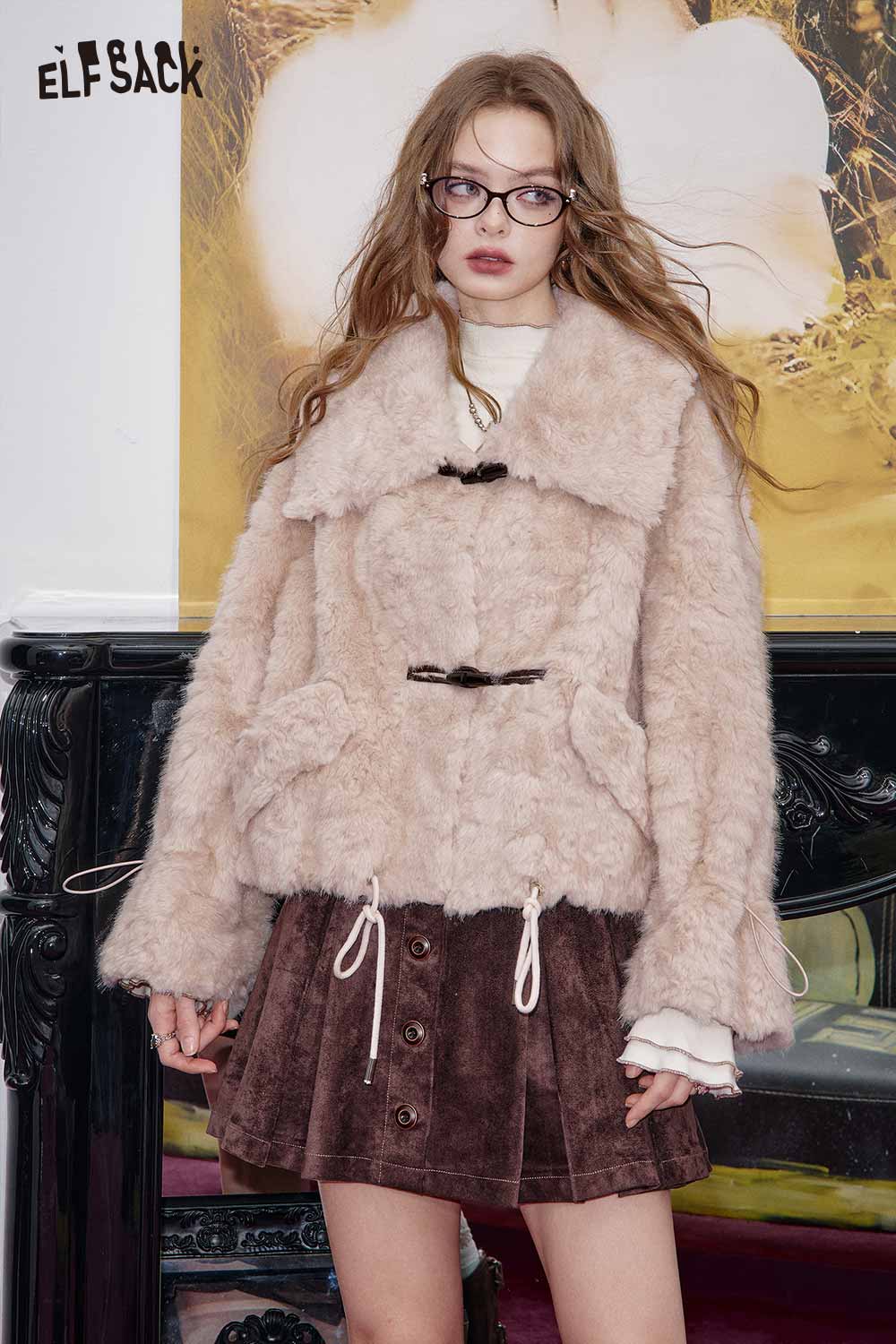 ELFSACK recycled faux fur coat for women in soft pink with a cozy design and stylish details