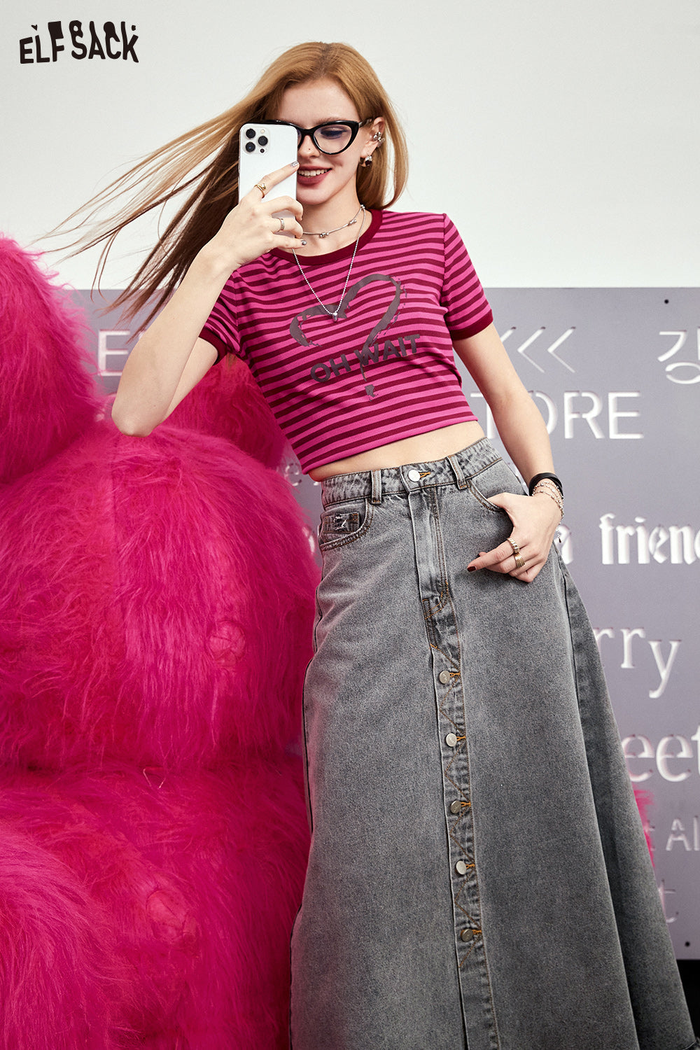 ELFSACK retro striped crop t-shirt in pink and black with heart design worn by model