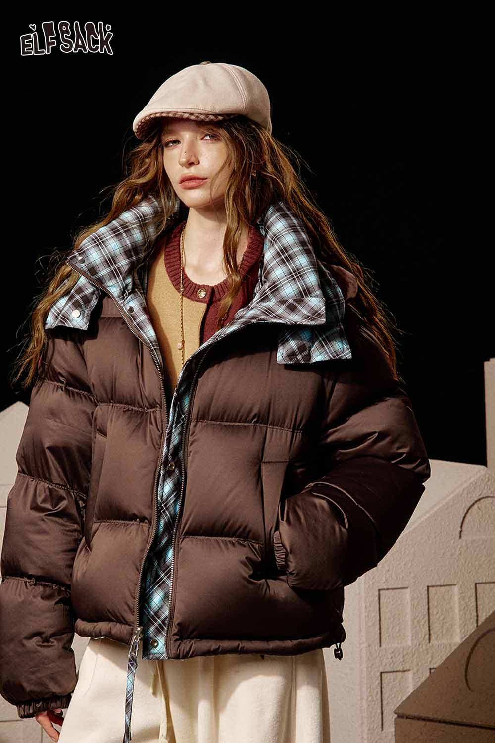 Reversible Y2K down jacket women by ELFSACK with stylish plaid lining for a trendy look