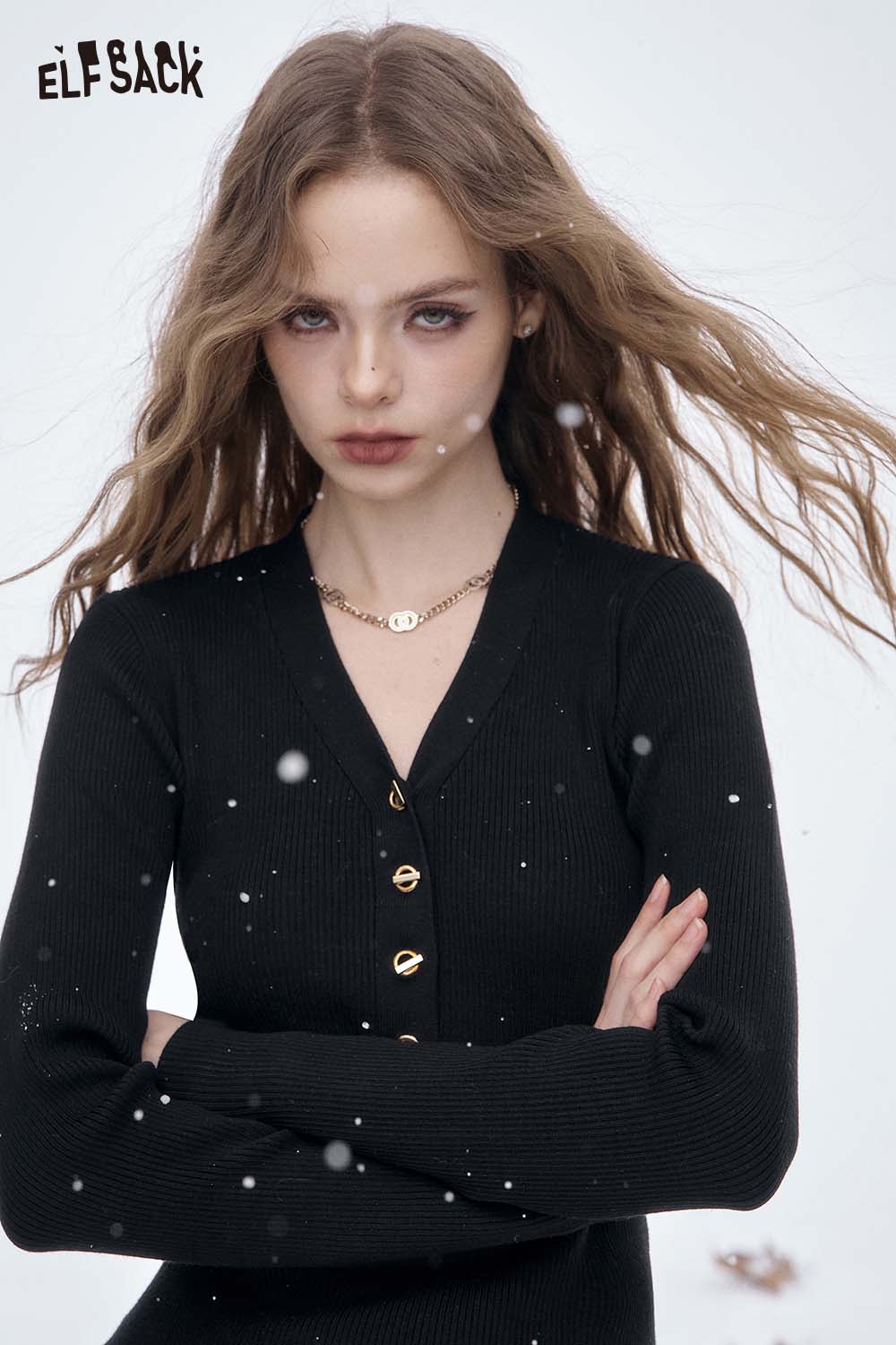 ELFSACK slim fit V neck knit sweater in black with button details, perfect for a stylish winter look