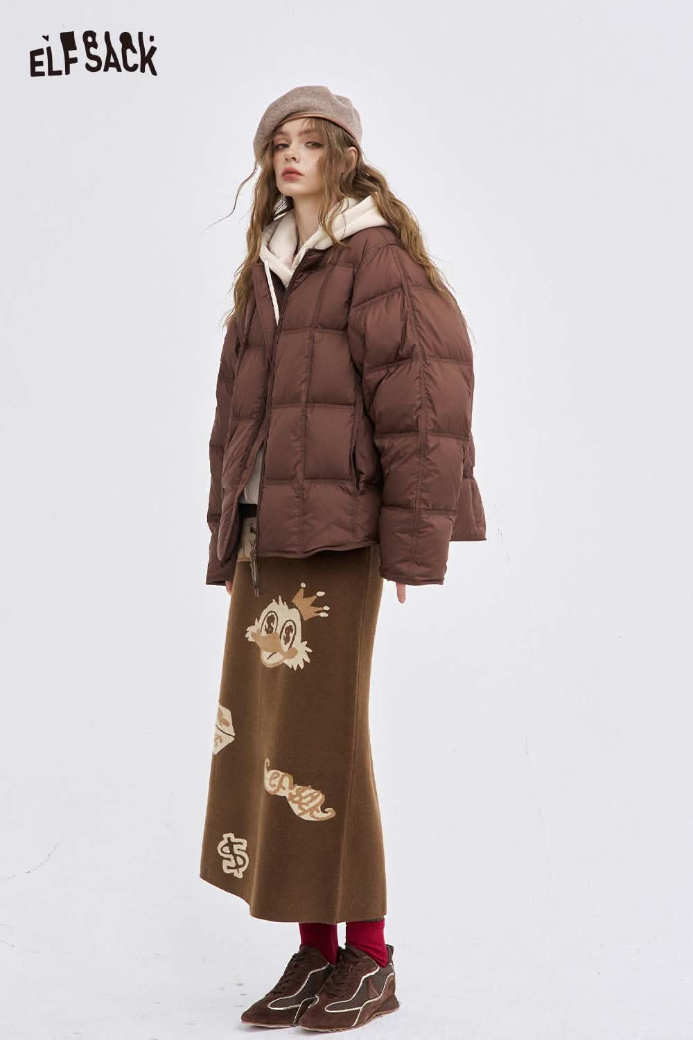 ELFSACK soft animal graphic long skirt paired with a cozy puffer jacket for a stylish winter look