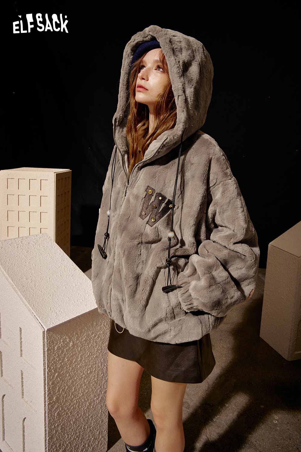 ELFSACK soft hooded cotton coat for women in grey with a cozy design and stylish pockets