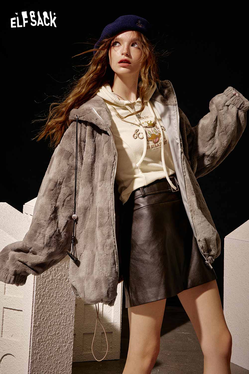 ELFSACK soft hooded cotton coat for women in gray with oversized sleeves, perfect for stylish layering