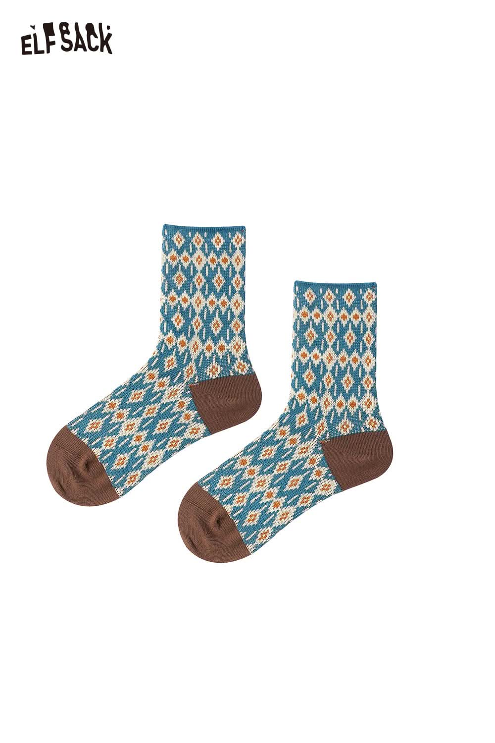 ELFSACK soft patterned ankle socks in blue with diamond patterns and brown accents