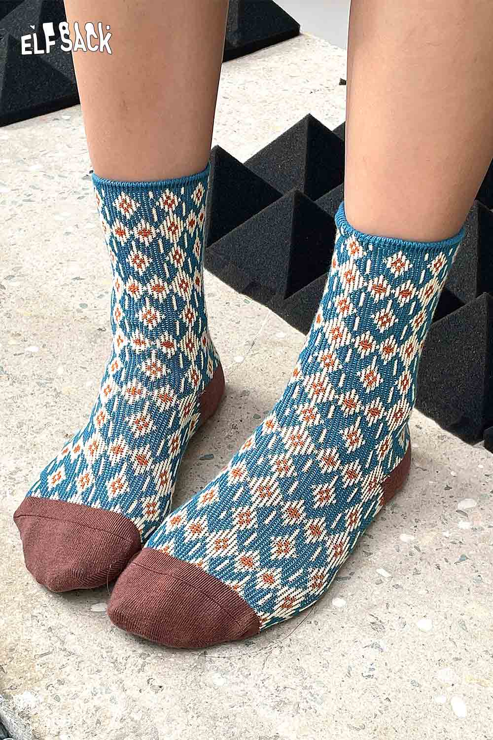 ELFSACK soft patterned ankle socks in blue with brown toe design for stylish comfort