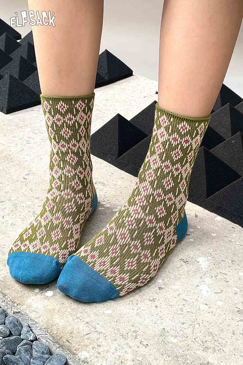 ELFSACK soft patterned ankle socks in green and blue with a unique design for stylish comfort