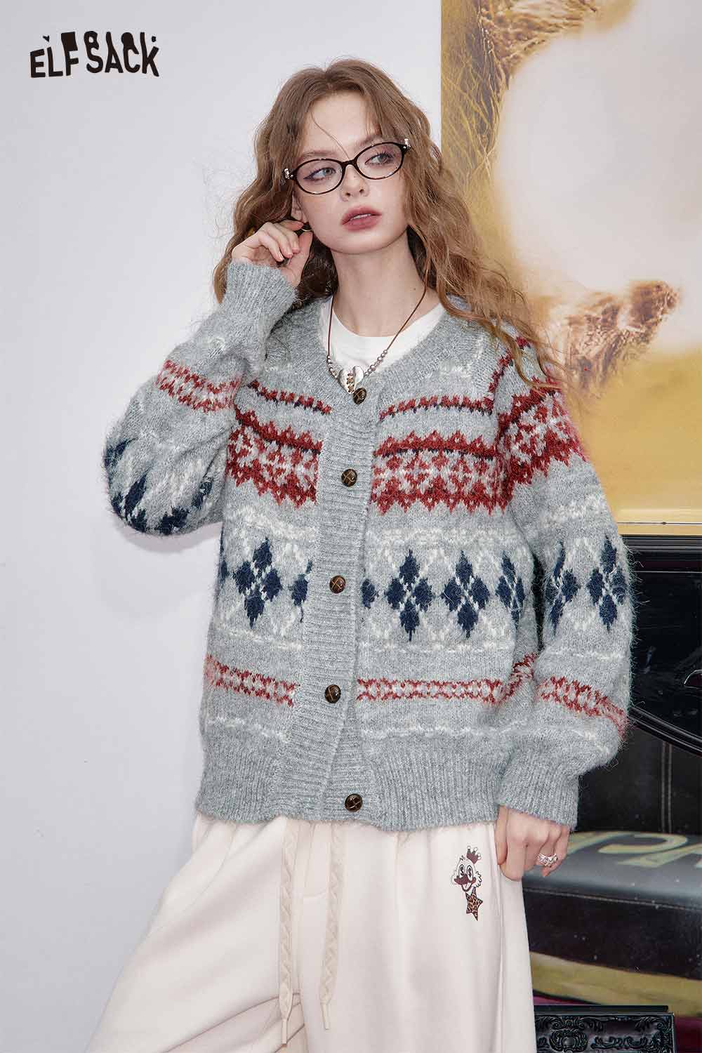 ELFSACK soft plaid wide-leg pants styled with a cozy grey cardigan featuring colorful patterns