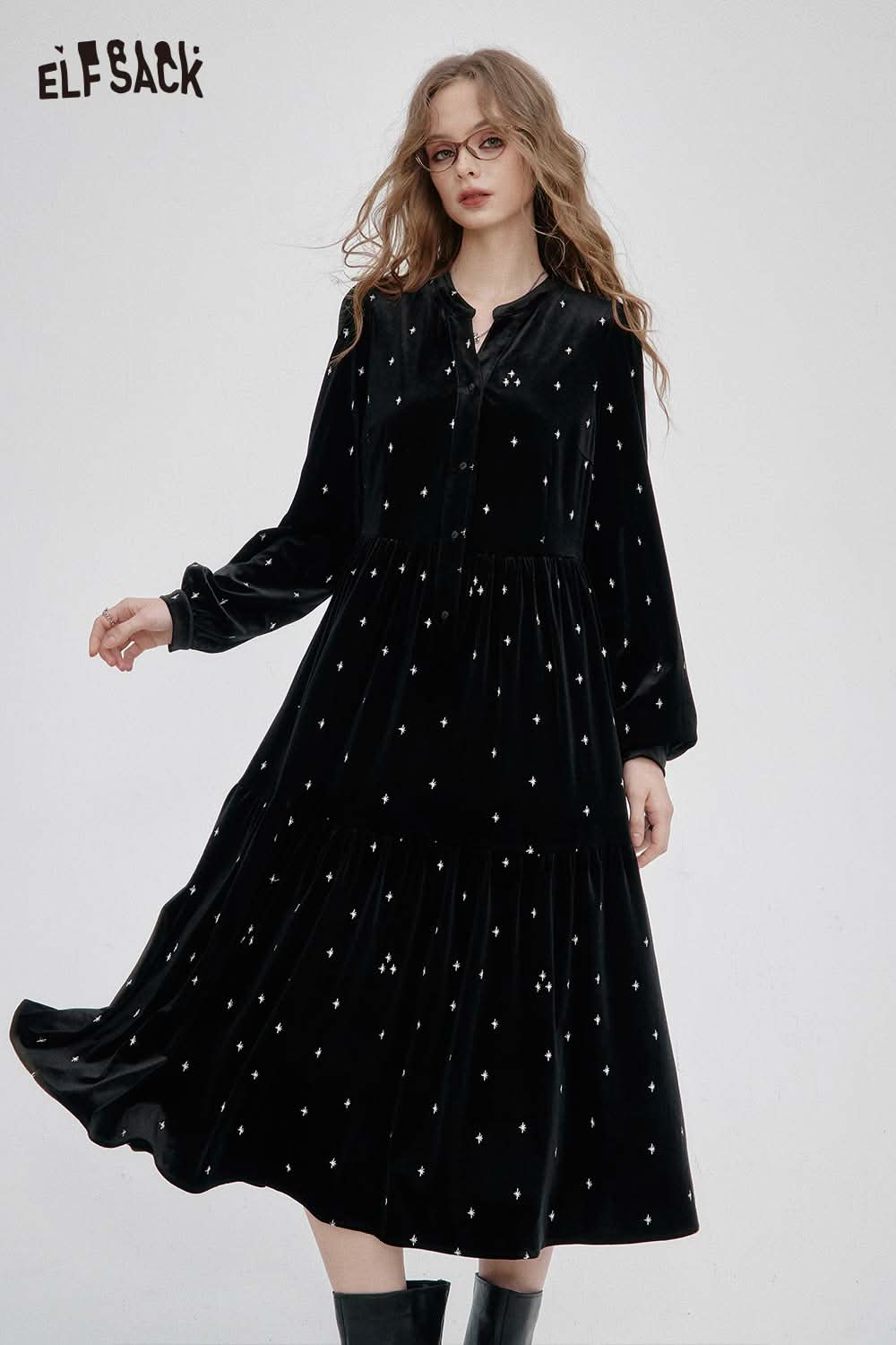 ELFSACK soft star graphic formal long dress in black velvet with a flowy tiered design