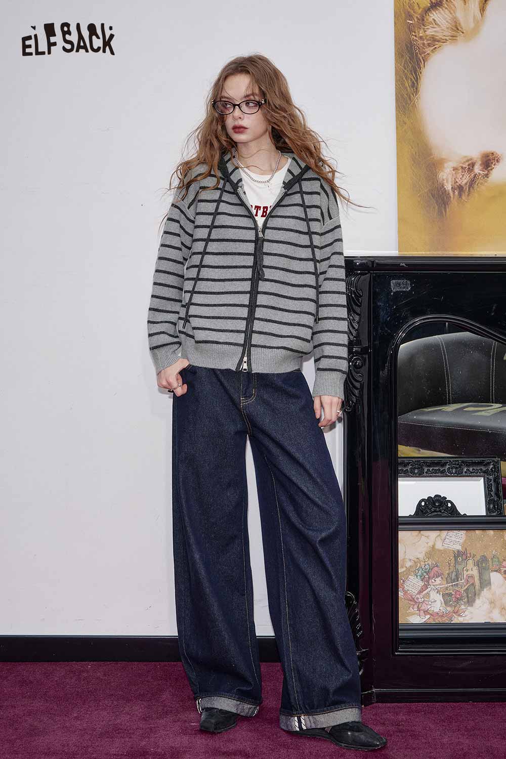 ELFSACK striped zip up hooded cardigan for women with gray and black stripes, styled with wide-leg jeans
