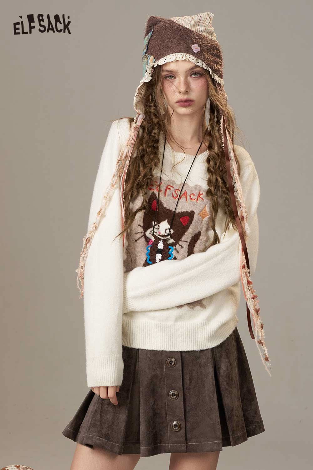 ELFSACK suede A-line mini skirt paired with a cozy sweater for a stylish fall look