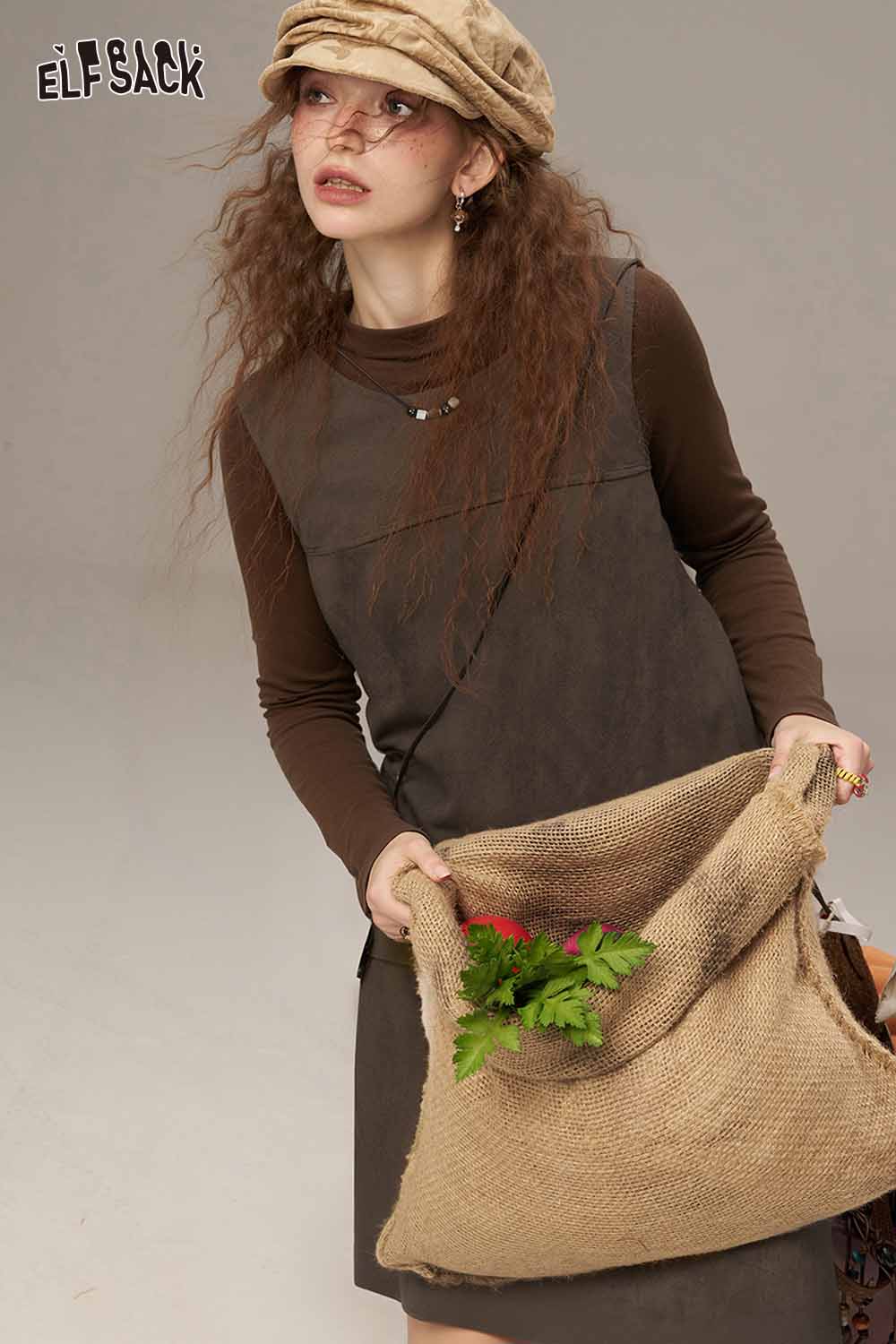 ELFSACK suede paneled turtleneck dress in brown with layered style, perfect for casual fall outfits