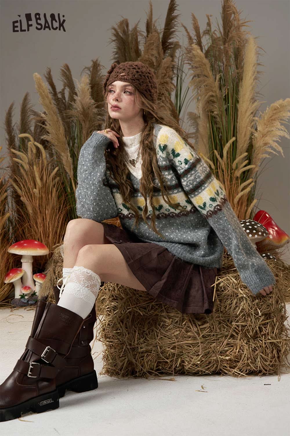 ELFSACK polka dot floral knit sweater in grey with a stylish pattern, perfect for cozy outfits